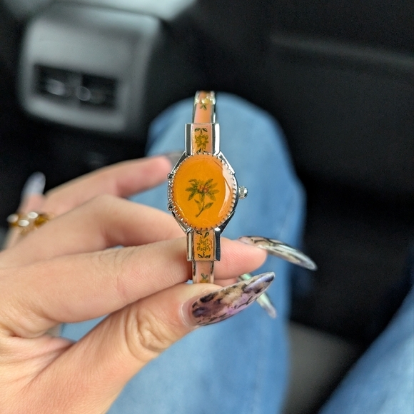 Vintage Floral Peek-a-boo Enamel Watch - Picture 2 of 4